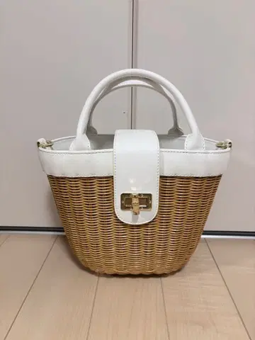 DIANA 바스켓형 라탄 백