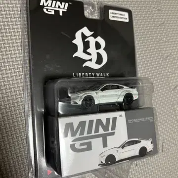 MINI GT LIBERTY WALK Ford mustang