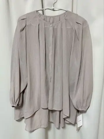 [택 포함 새상품] Cafune 카푸네 시어 개더 셔츠 노카라 앞 버튼