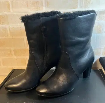 ecco 에코 가죽 숏부츠 블랙 힐부츠 37