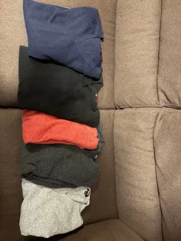 유니클로 캐시미어 스웨터 5장 세트 브이넥