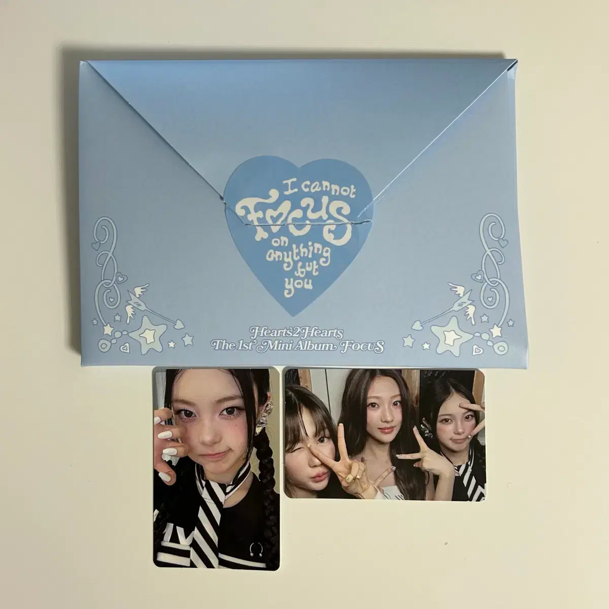 Hearts2hearts Focus sign album H2H signed album | Bunjang Global