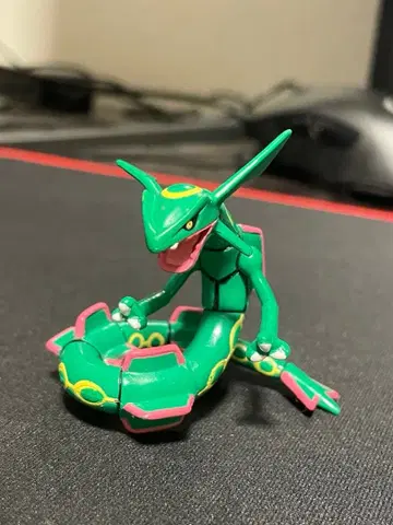 몬코레 레쿠자 포켓몬 피규어