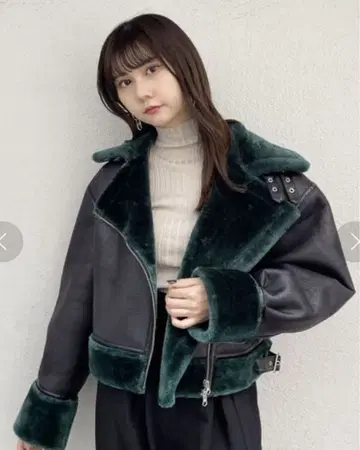 MURUA 숏 에어리 페이크 무스탕 자켓