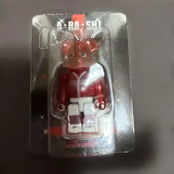 아라시를 여행하는 전시회 베어브릭 키링 빨간색 사쿠라이 쇼