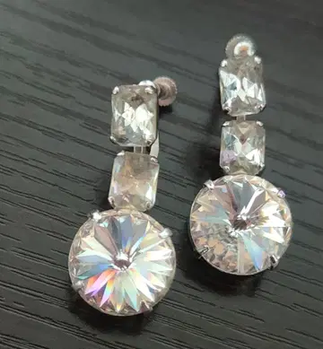 오스트리아 크리스탈 사용 드롭 귀걸이