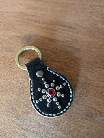 스터드 키링 도치기 가죽