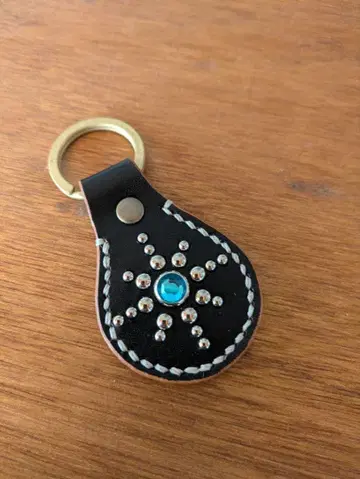 스터드 키링 도치기 가죽