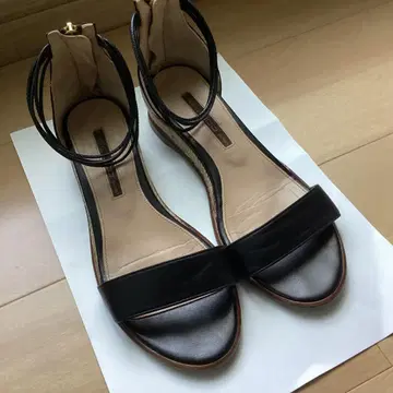 펠리코 써니 앵클 스트랩 샌들 새상품급입니다