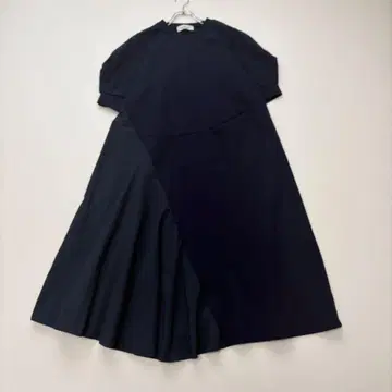 [ HeRIN.CYE 해린도트사이 ] 이소재 절개 원피스 네이비 모드