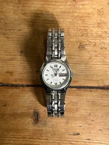 세이코 5 여성용 자동 와인딩 손목시계 화이트 다이얼 스테인리스 일본제