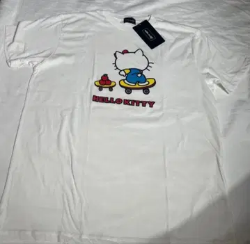 데드 새상품 산리오 헬로키티 스케이터 반팔 T셔츠 XL 화이트
