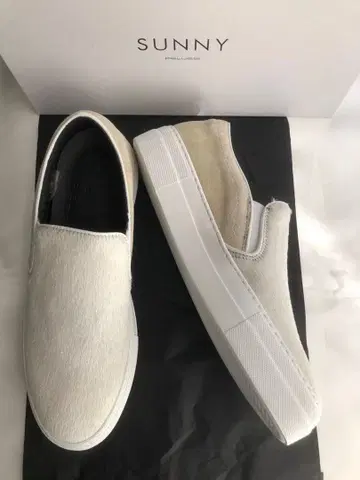 레어 소재 펠리코 써니 GIOIA 송치 슬립온 새상품 38 화이트