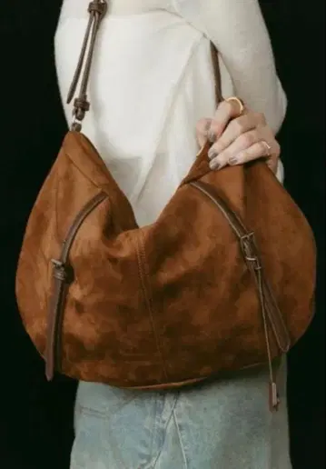 Knuth Marf 크누스머프 moon suade bag brown