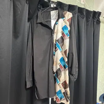 NO ID. BLACK 긴팔 셔츠 블랙/다색