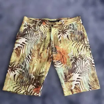 트로피컬 패턴 하프 팬츠 NO ID.