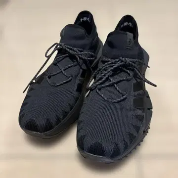 NEIGHBORHOOD 블랙 스니커즈