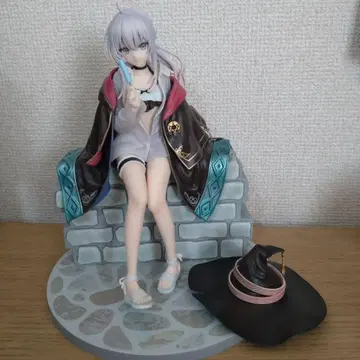 마녀의 여행기 일레이나 썸머 바캉스ver 1/7 스케일 피규어