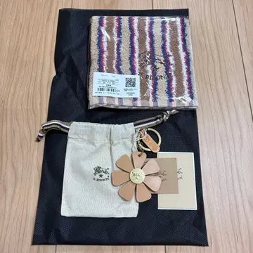 IL BISONTE 일비종떼 꽃 모양 키링 플라워 키링