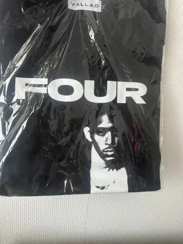 VALLAD FOUR 투어 T셔츠 IO