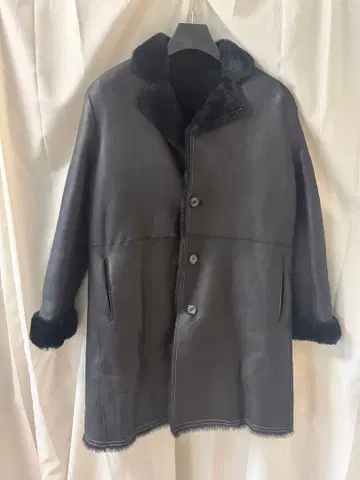 블랙 레더 무스탕 코트 HEITORN 사이즈 48