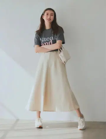 마이 위크니스 MY WEAKNESS 스커트 에크루 토모사카 리에