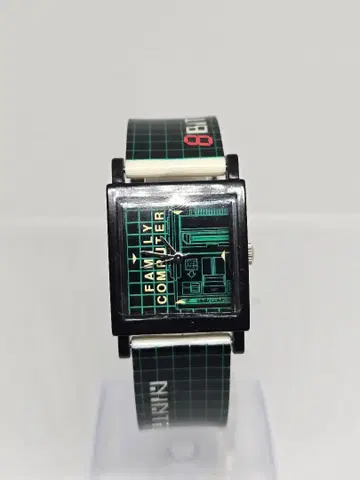 작동품 패미컴 20주년 기념 손목시계 2004년 제조 반프레스토