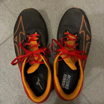 미즈노 웨이브 리벨리온 소닉 2 러닝화 27.5cm