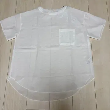 새상품 디니테코리에 T셔츠 화이트 블라우스