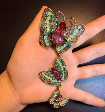 이탈리아에서 구매 멀티 컬러 버터플라이 크리스탈 브로치 새상품