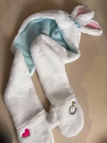 디즈니 화이트 토끼 머플러 캡