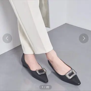 유나이티드 애로우즈 포인티드 스퀘어 비쥬 펌프스 블랙 23.5