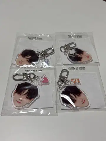 treasure 얼굴 아크릴 키링 요시 희로애락 4개 세트