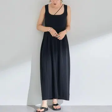 SHENERY 스퀘어넥 개더 니트 드레스 코튼