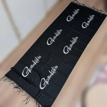 Gamakatsu 블랙 머플러 숄 로고
