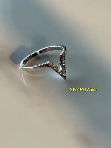 SWAROVSKI 스와로브스키 크리스탈 반지