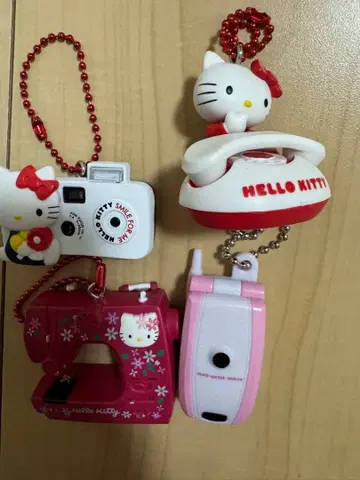 헬로키티 캡슐 토이 파카파카 핸드폰 키링