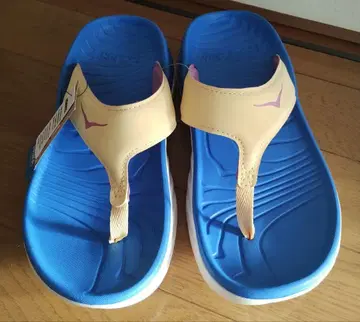 호카 샌들 리커버리 샌들