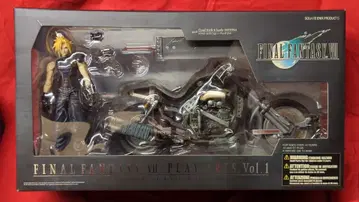 스퀘어 에닉스 PLAY ARTS 클라우드 스트라이프 & 하디=데이토나