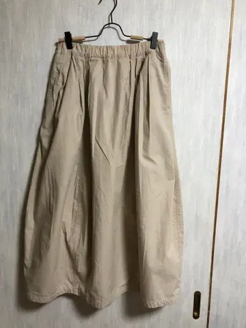 츠무구 베이지 롱 스커트 허리밴딩