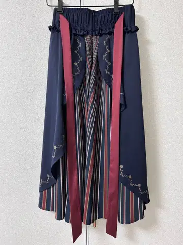 바이올렛 에버가든 x MAYLA 콜라보 아이코닉 스커트 아코라