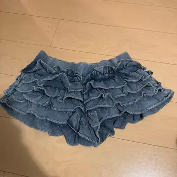 ROXY 프릴 장식 그레이 스커트