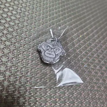 더 크로마뇽즈 요시오 핀 배지