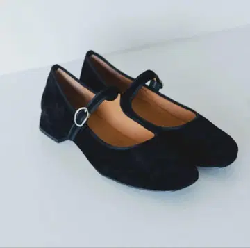 APOM / 오블리크 투 멜리 제인 22.5cm