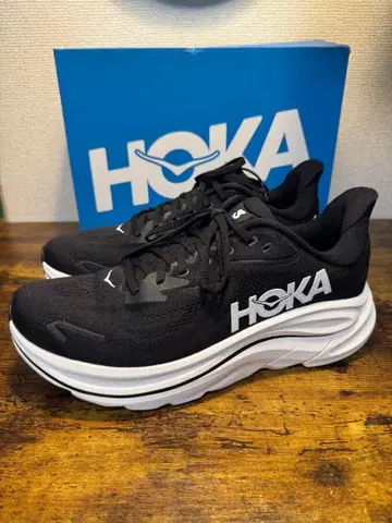 호카 클리프턴 블랙-화이트 러닝 스니커즈