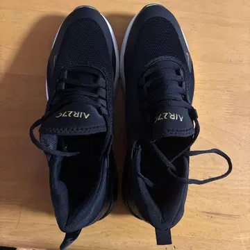 AIR 270 블랙 스니커즈