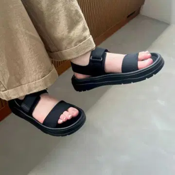 오리엔탈 트래픽 샌들