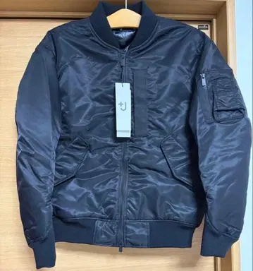 유니클로 +J 하이브리드 다운 오버 사이즈 MA-1