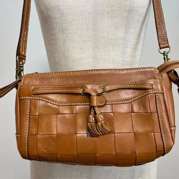 Dakota 브라운 가죽 뜨개질 숄더백