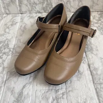 Hush Puppies 23cm 베이지 스트랩 펌프스